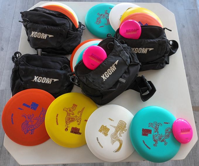 Fritidsaktivitet nr 7
Utleie av Discgolf-utstyr til Trøa Discpark.
SETTET BESTÅR AV:
1.STK AVSTANDS-DRIVER
1.STK FAIRWAY-DRIVER
1.STK MELLOM-DRIVER
1.STK PUTTER
UTLEIEPRIS:
KR 60.- PR SETT
FOR 3 TIMER
Ring eller send melding til 95410410 for bestilling.